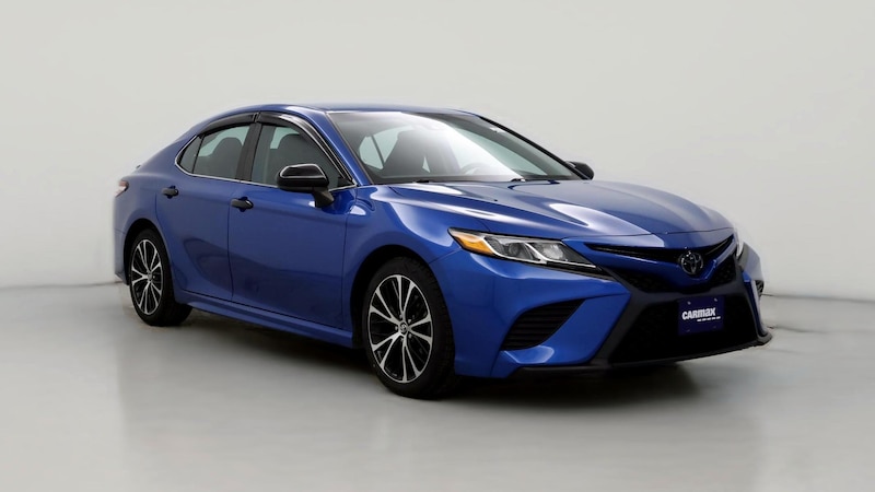 2020 Toyota Camry SE Hero Image