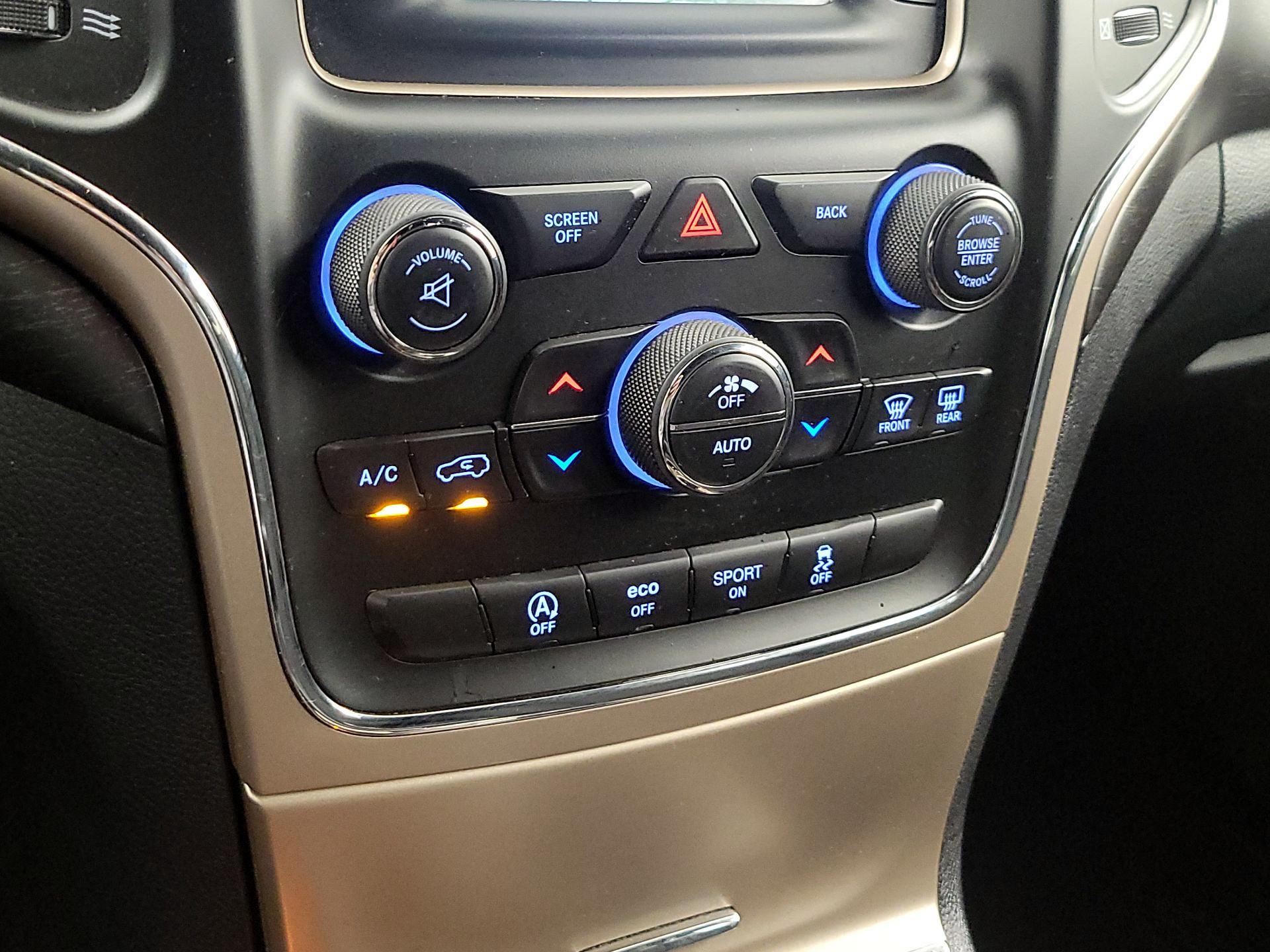 Thumbnail: 2016 Jeep Grand Cherokee - 15