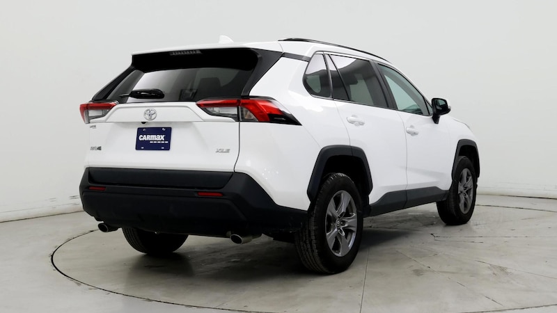 2022 Toyota RAV4 XLE 8