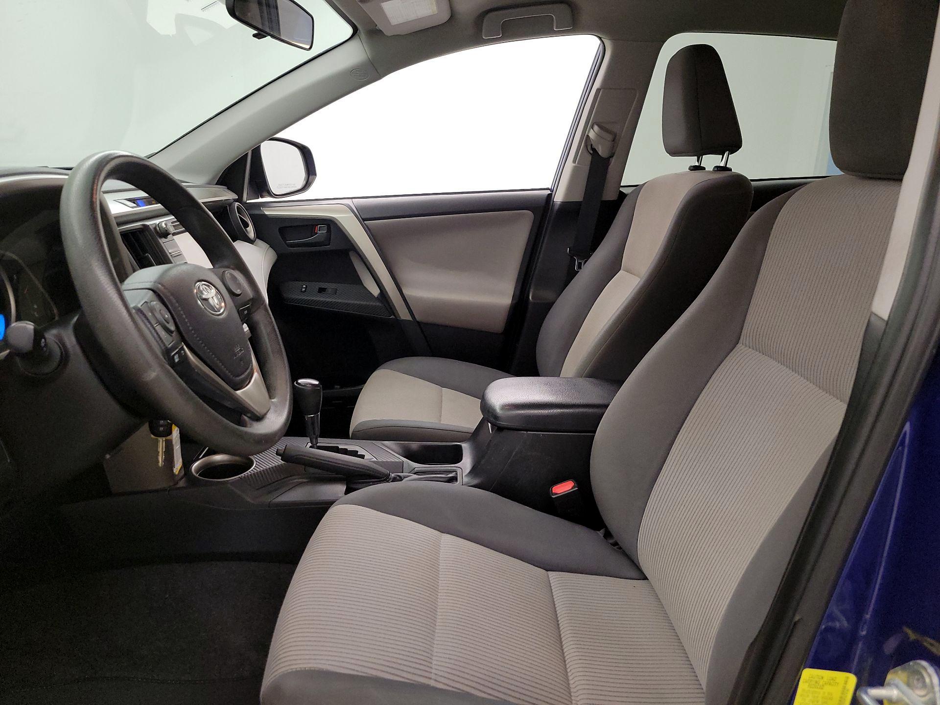 Thumbnail: 2015 Toyota RAV4 - 11