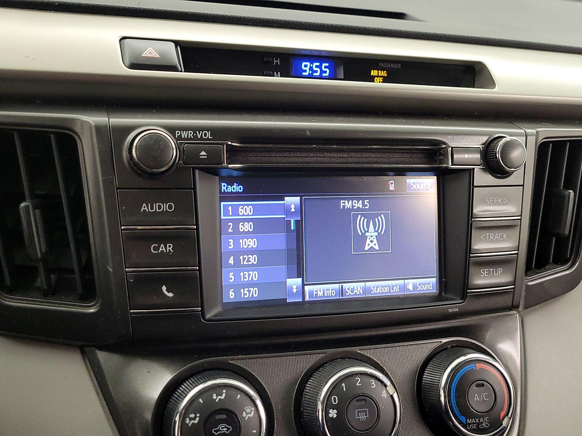 Thumbnail: 2015 Toyota RAV4 - 15
