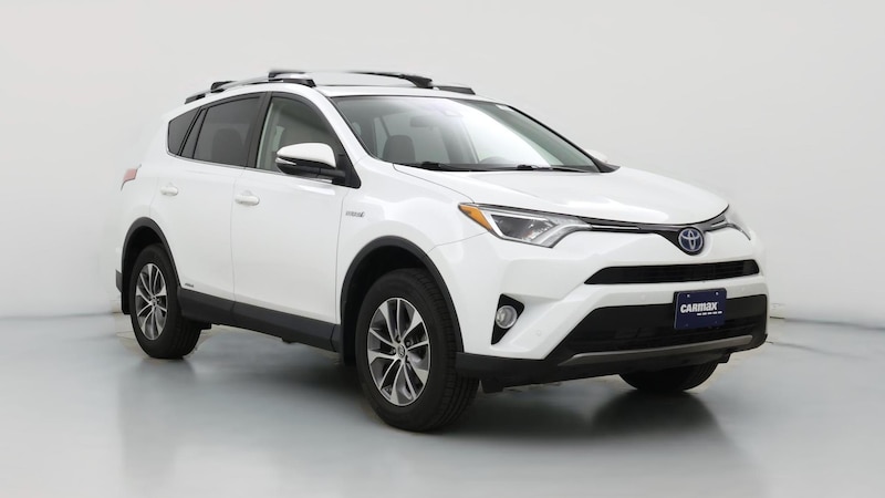 2017 Toyota RAV4 XLE Hero Image