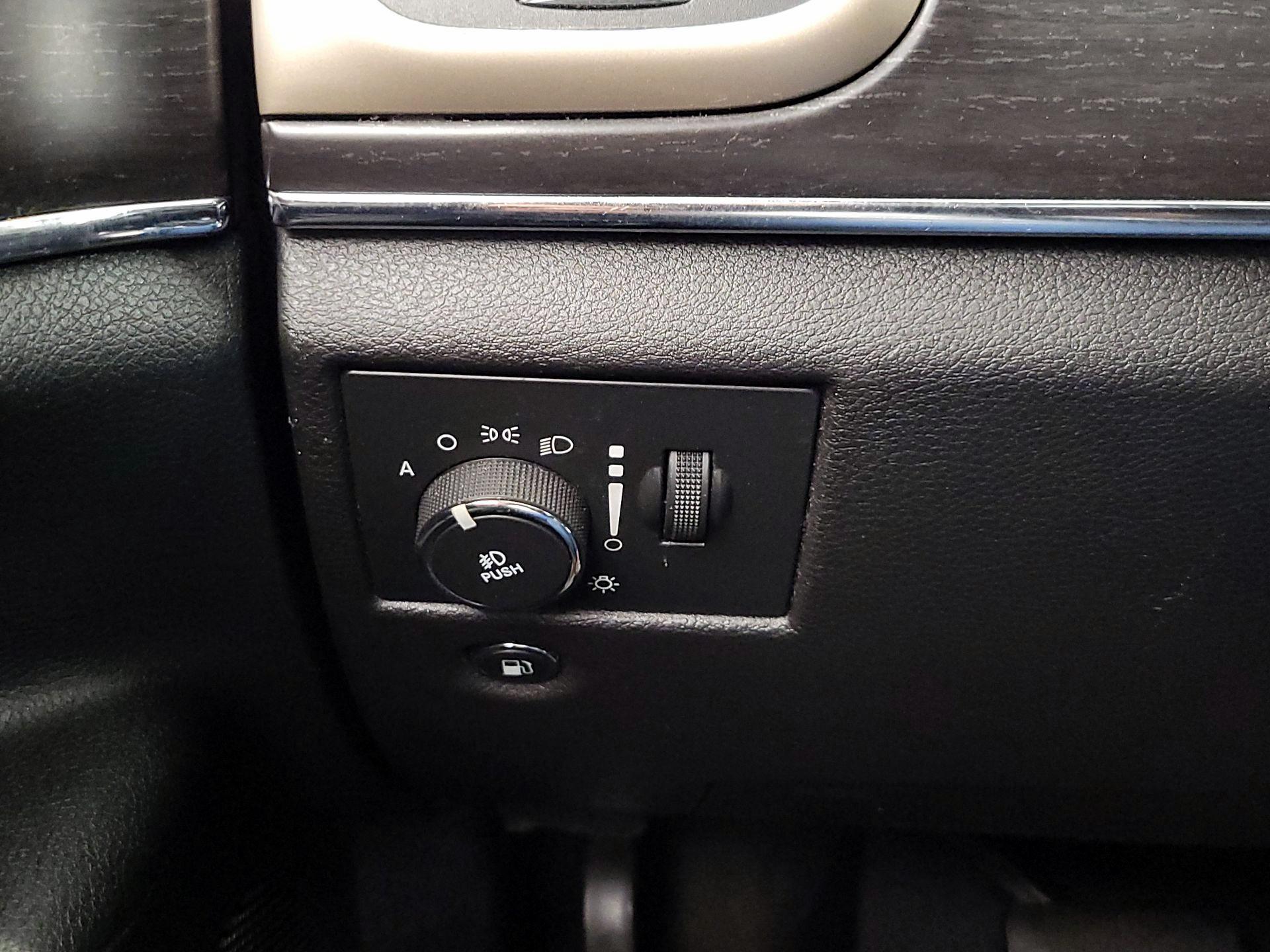 Thumbnail: 2014 Jeep Grand Cherokee - 13