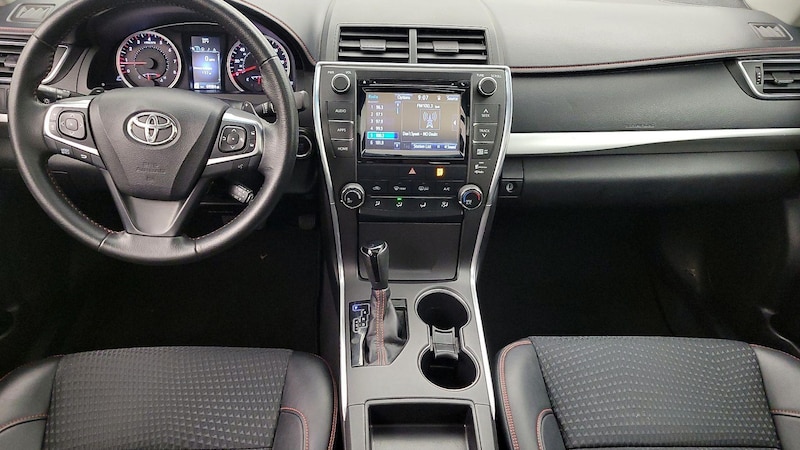 2015 Toyota Camry SE 9