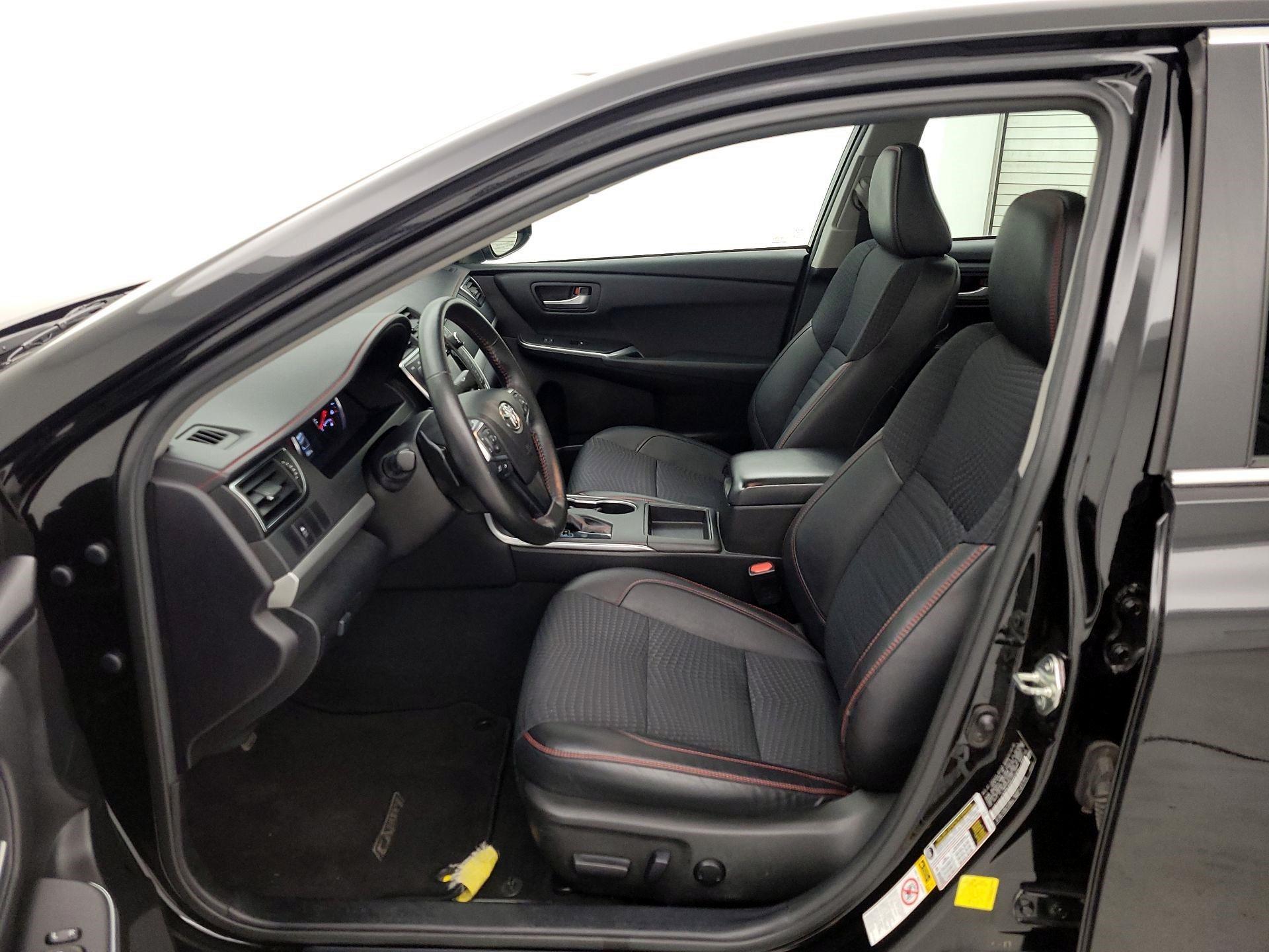 Thumbnail: 2015 Toyota Camry - 11