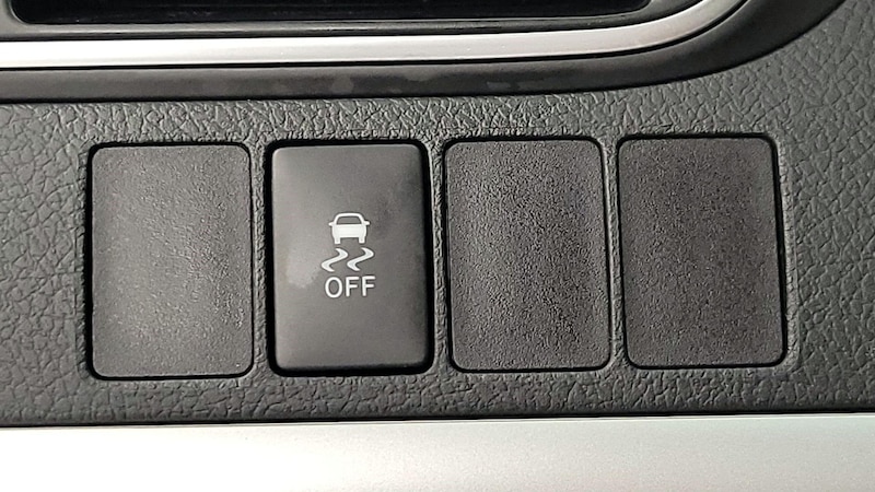 2015 Toyota Camry SE 13