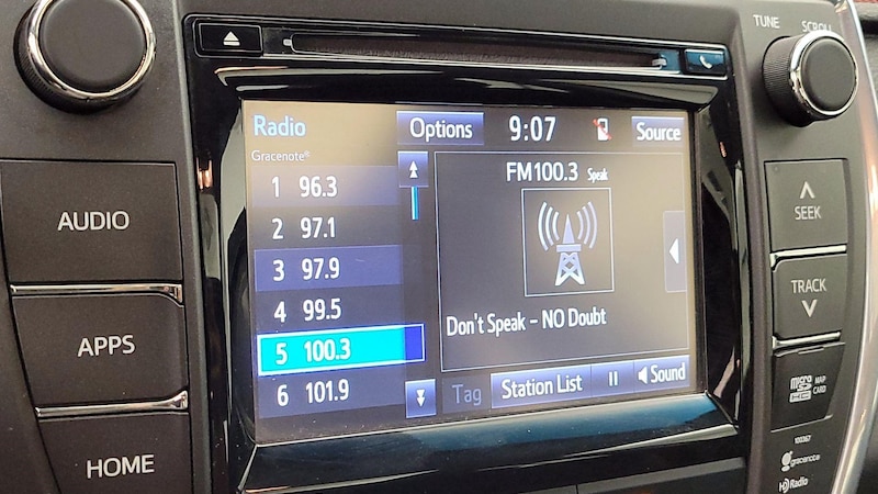 2015 Toyota Camry SE 15