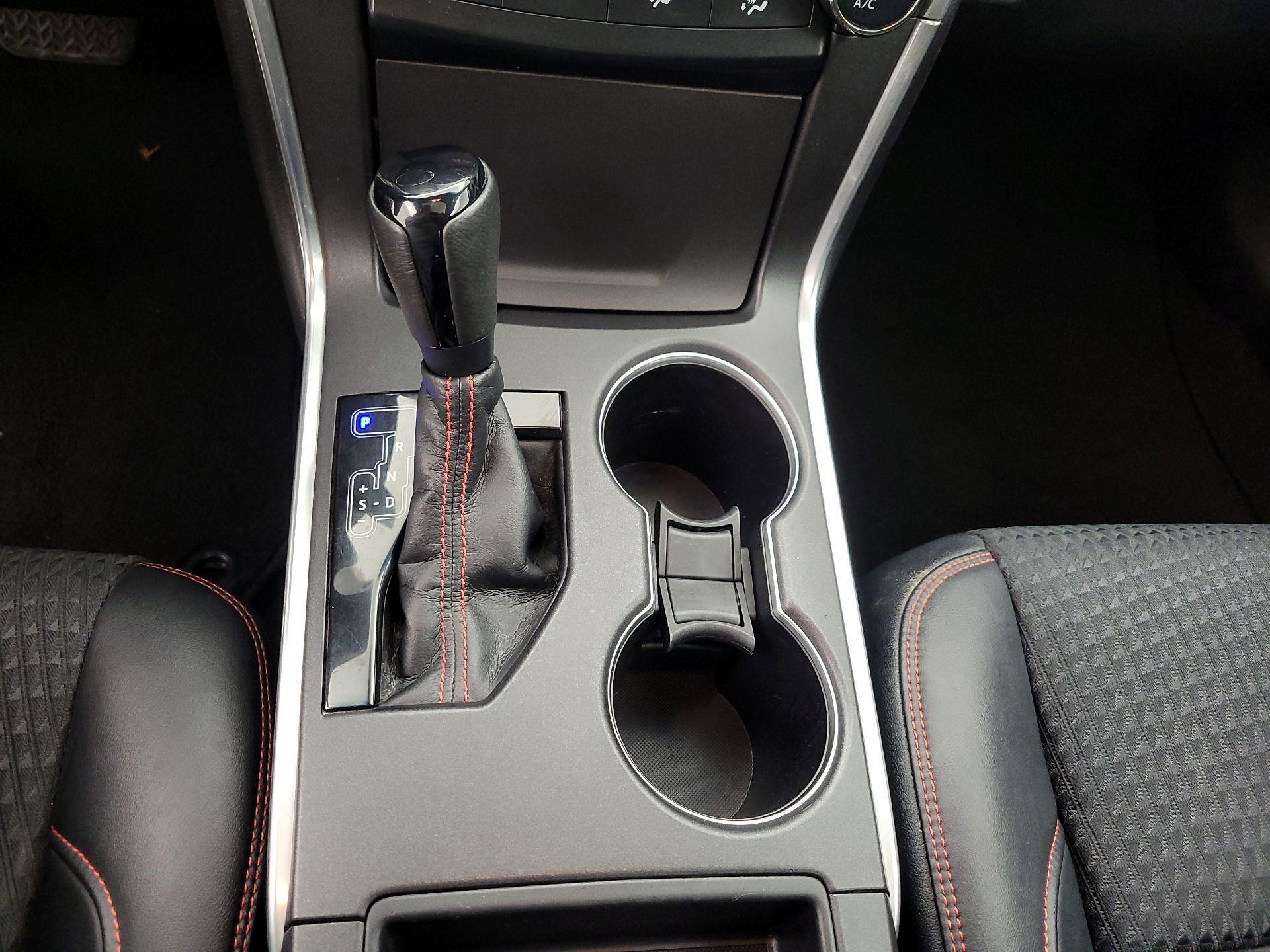 Thumbnail: 2015 Toyota Camry - 17