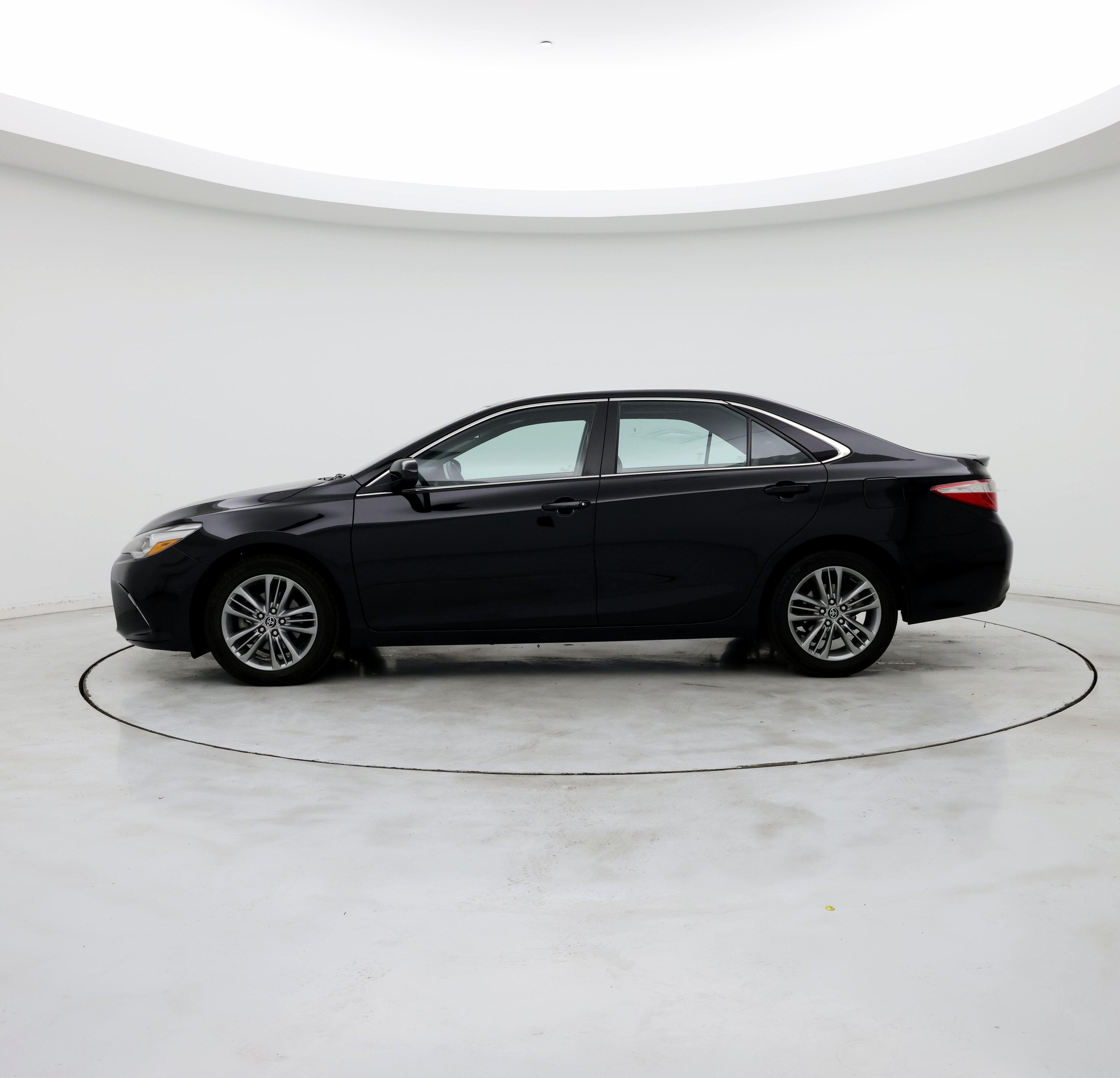 Thumbnail: 2015 Toyota Camry - 3