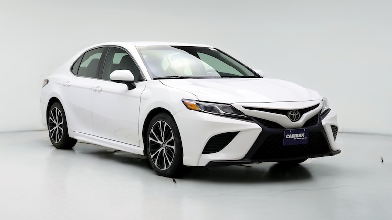 2018 Toyota Camry SE Hero Image