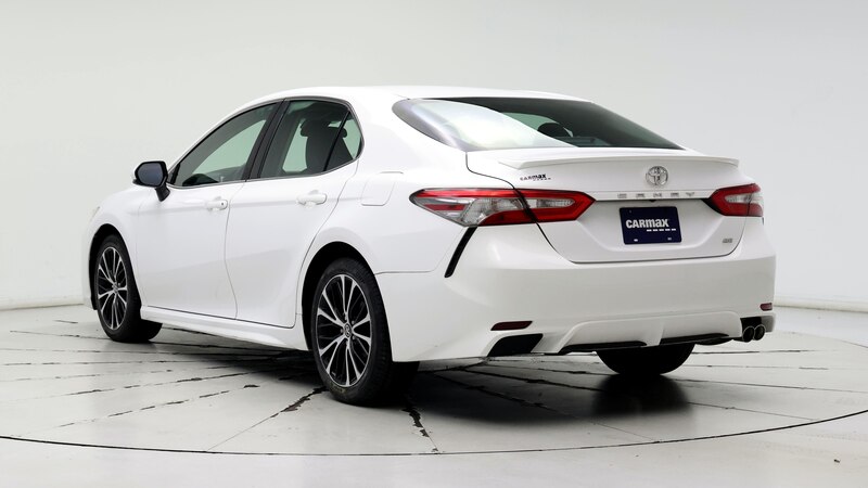 2018 Toyota Camry SE 2