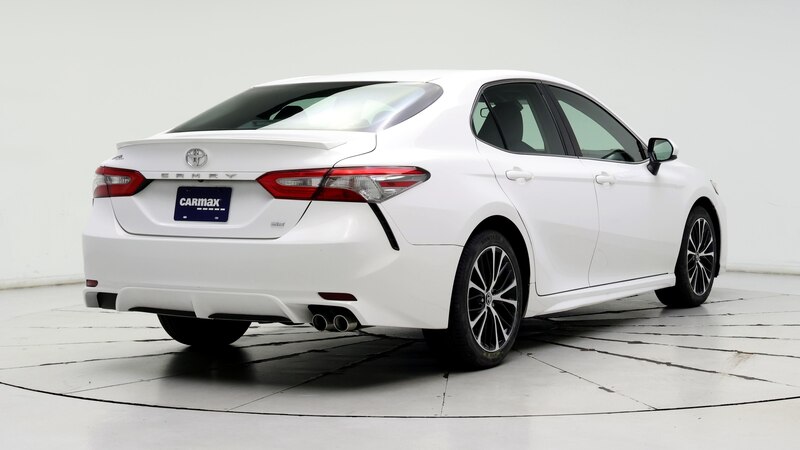 2018 Toyota Camry SE 8