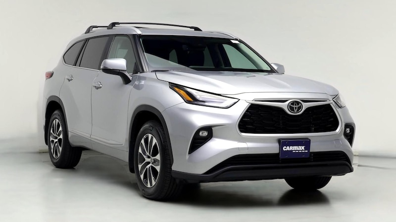 2023 Toyota Highlander XLE Hero Image