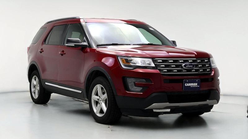 2017 Ford Explorer XLT Hero Image