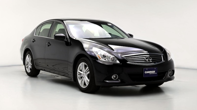 2013 INFINITI G37 X Hero Image