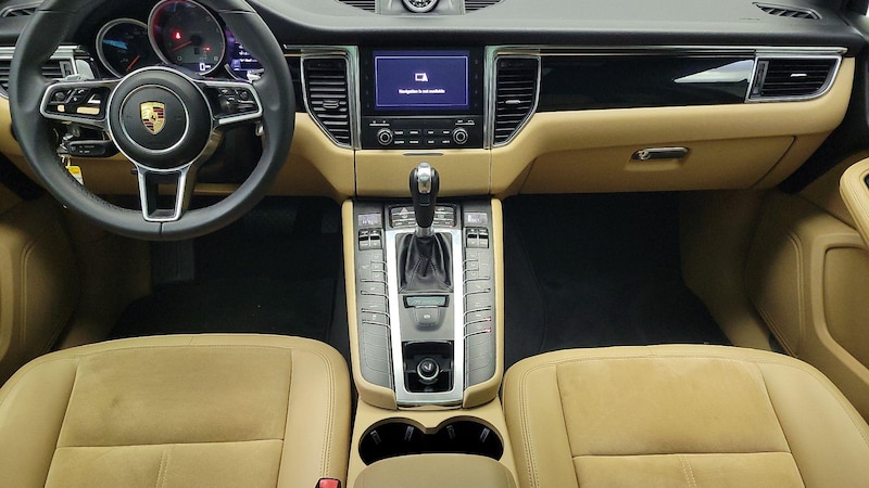 2017 Porsche Macan S 9