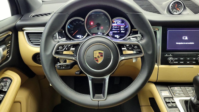 2017 Porsche Macan S 10