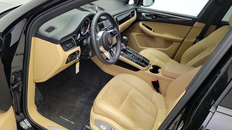 2017 Porsche Macan S 11