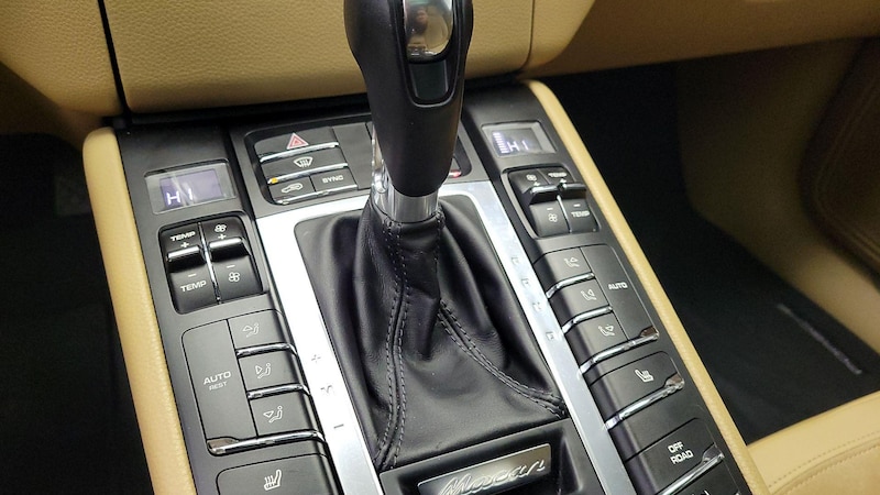 2017 Porsche Macan S 17