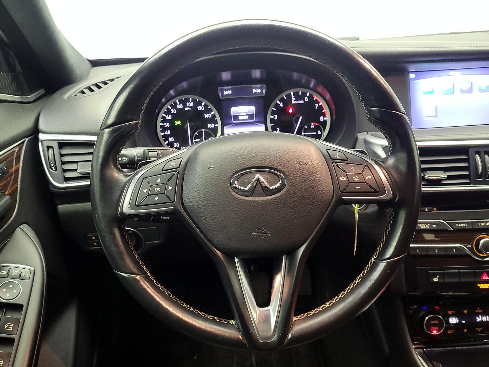 Thumbnail: 2017 INFINITI QX30 - 10