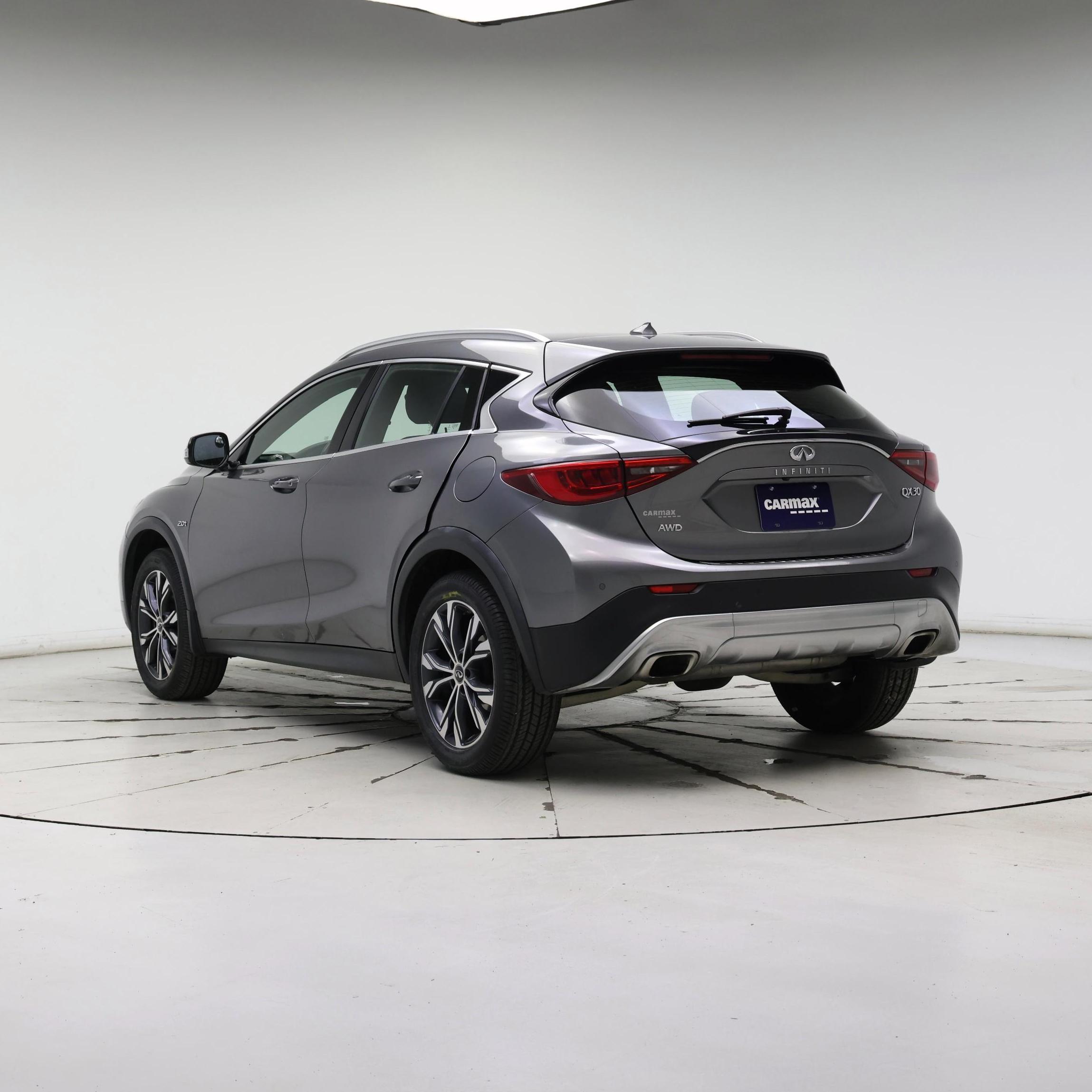 Thumbnail: 2017 INFINITI QX30 - 2