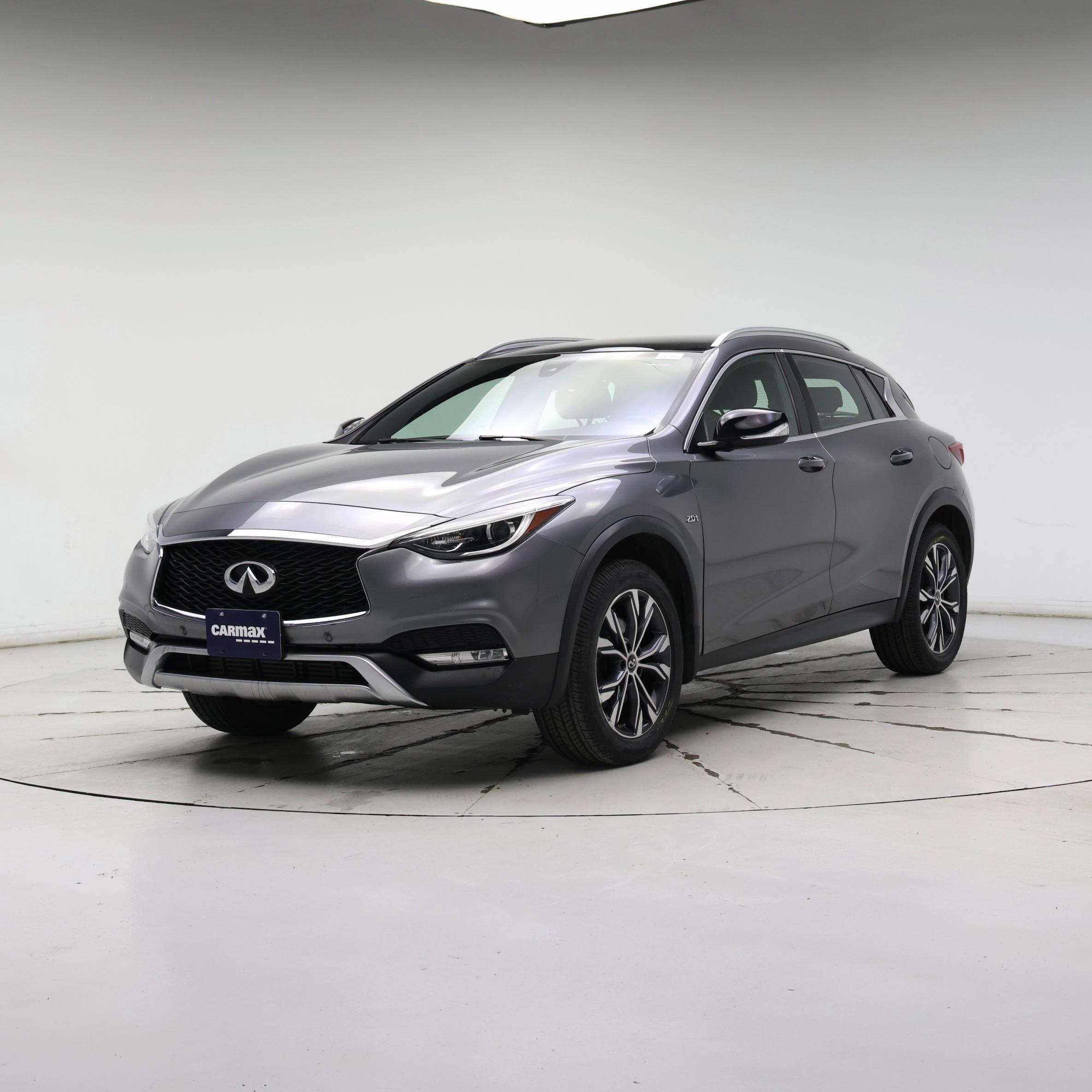 Thumbnail: 2017 INFINITI QX30 - 4