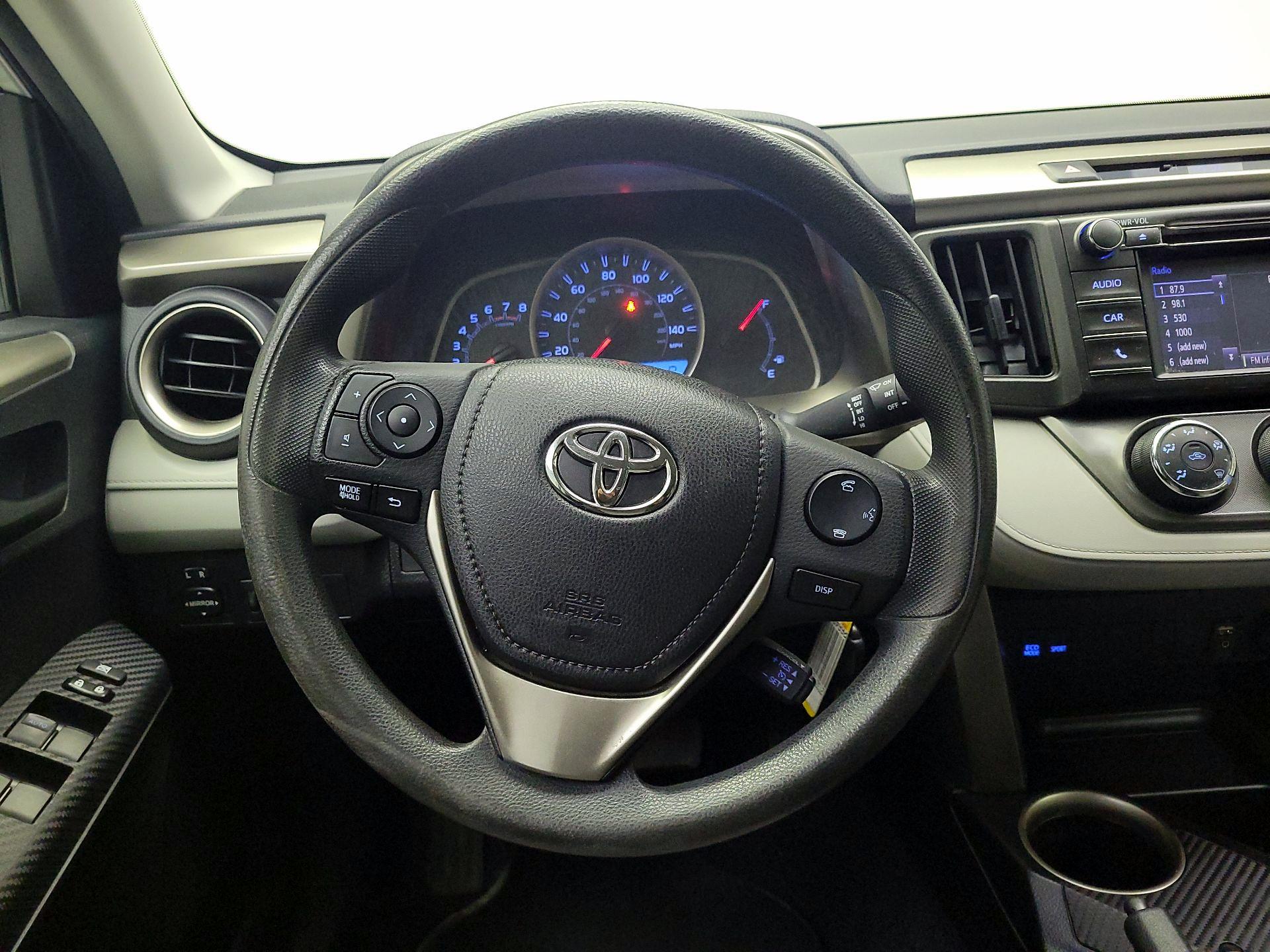Thumbnail: 2015 Toyota RAV4 - 10