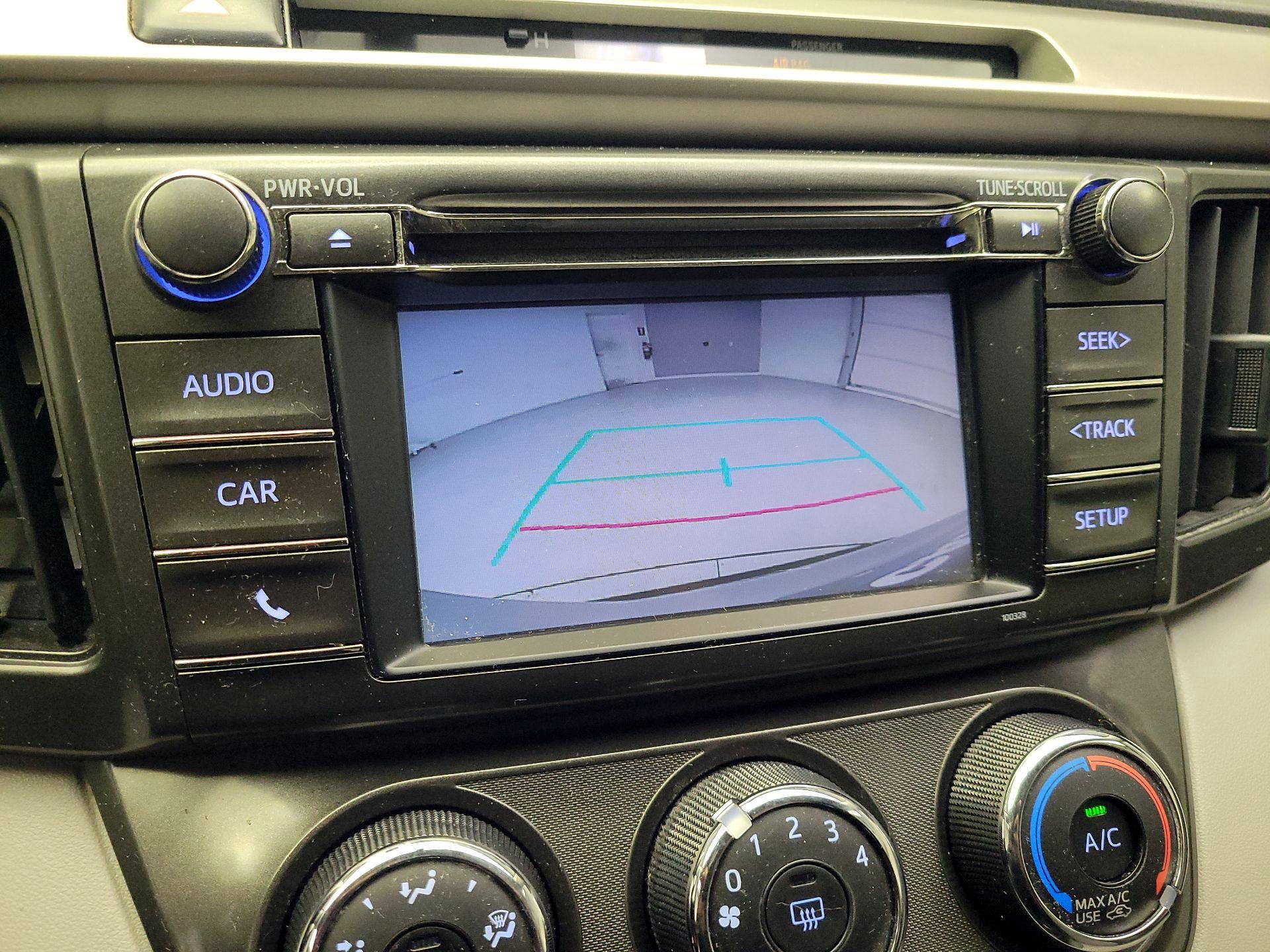 Thumbnail: 2015 Toyota RAV4 - 14