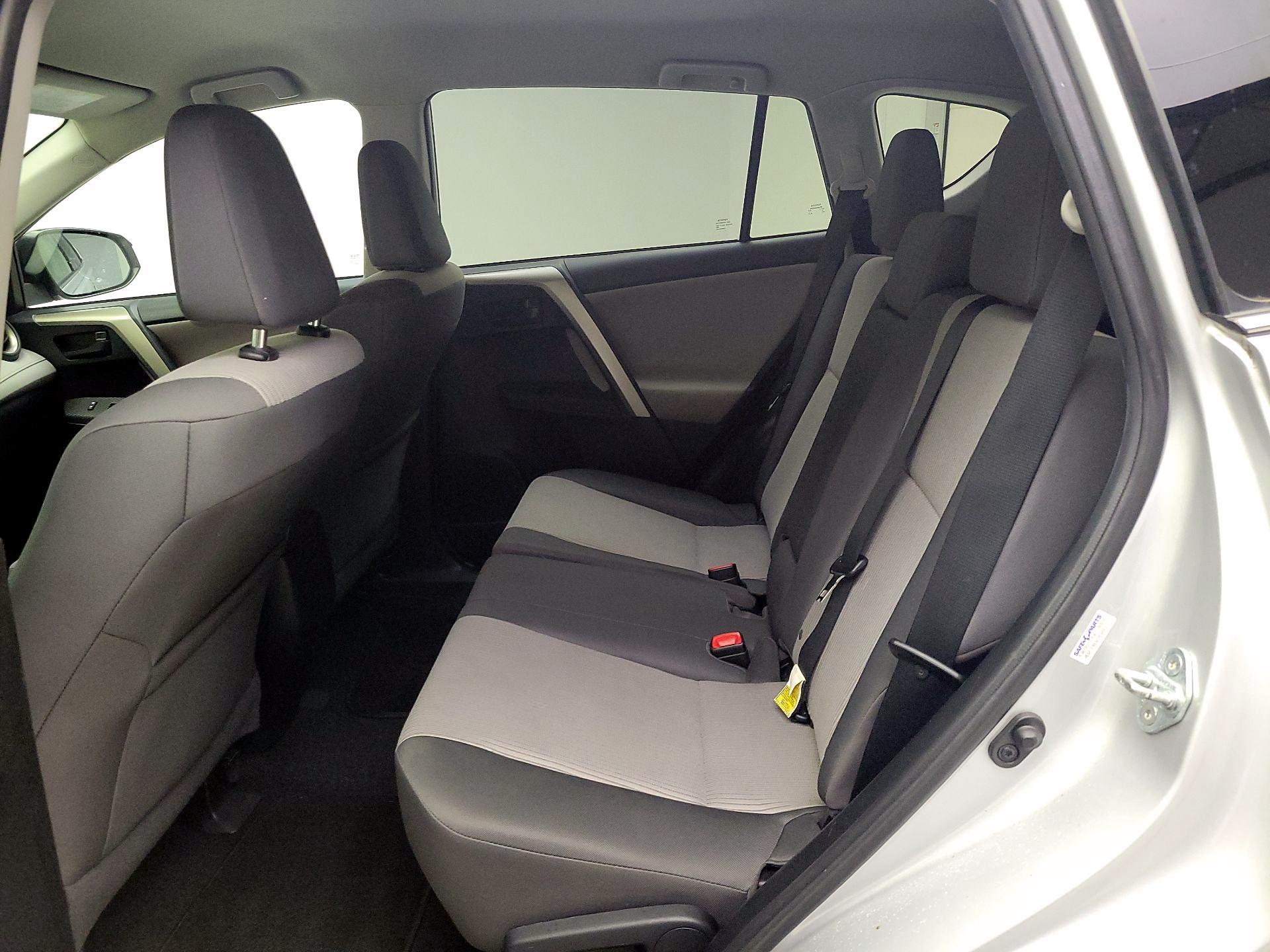 Thumbnail: 2015 Toyota RAV4 - 19