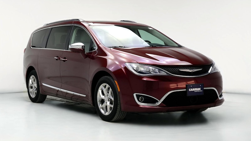 2017 Chrysler Pacifica Limited Hero Image