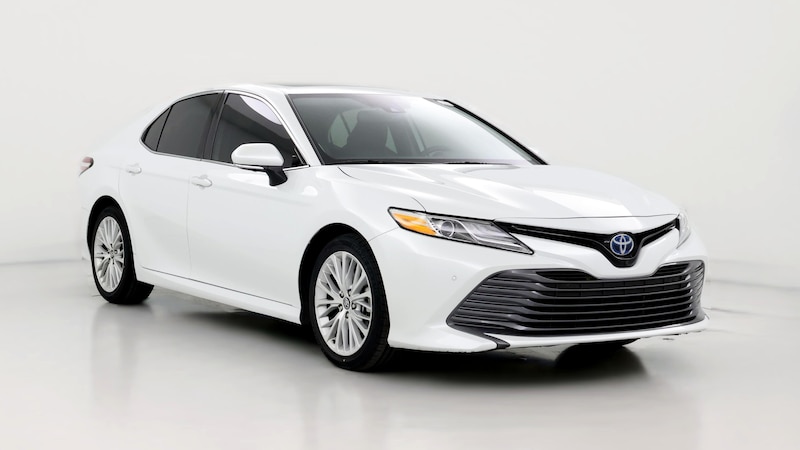 2020 Toyota Camry XLE Hero Image