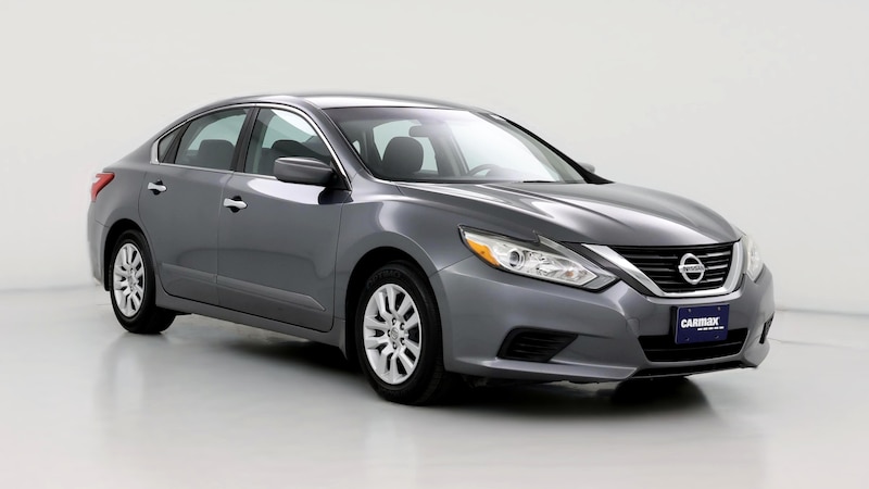 2016 Nissan Altima S Hero Image