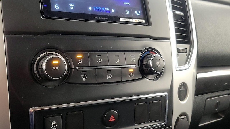 2017 Nissan Titan SV 16
