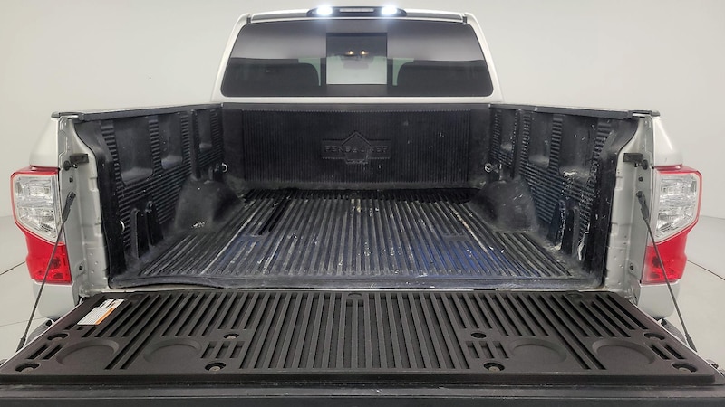 2017 Nissan Titan SV 20