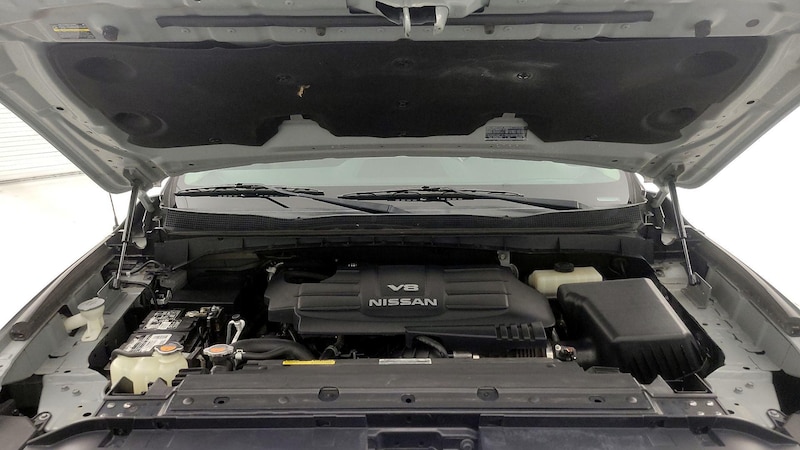 2017 Nissan Titan SV 21