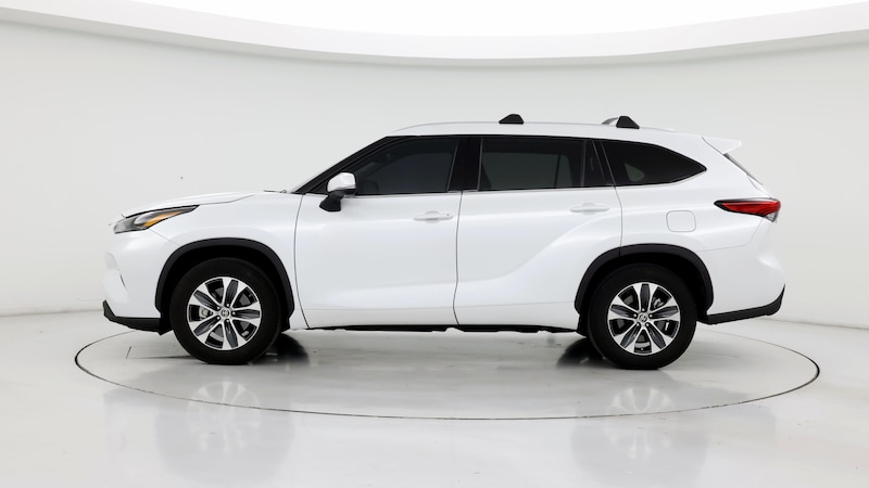 2022 Toyota Highlander XLE 3