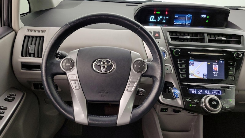 2015 Toyota Prius v Five 10