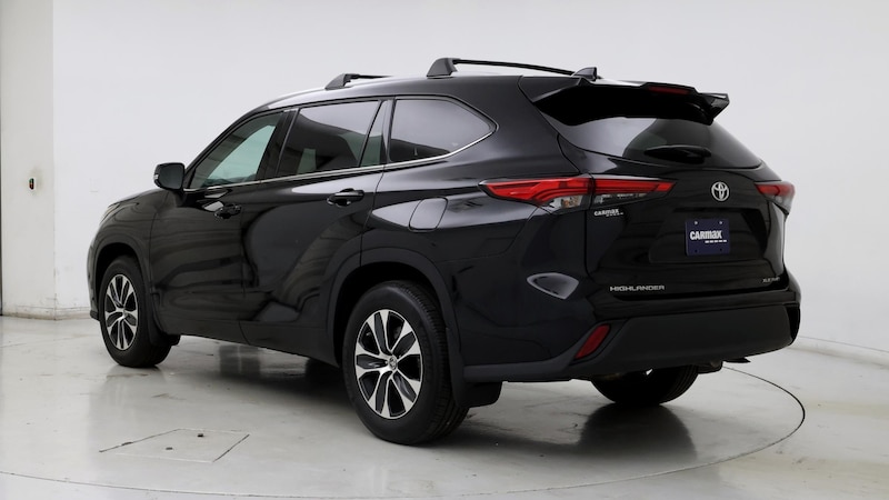 2022 Toyota Highlander XLE 2