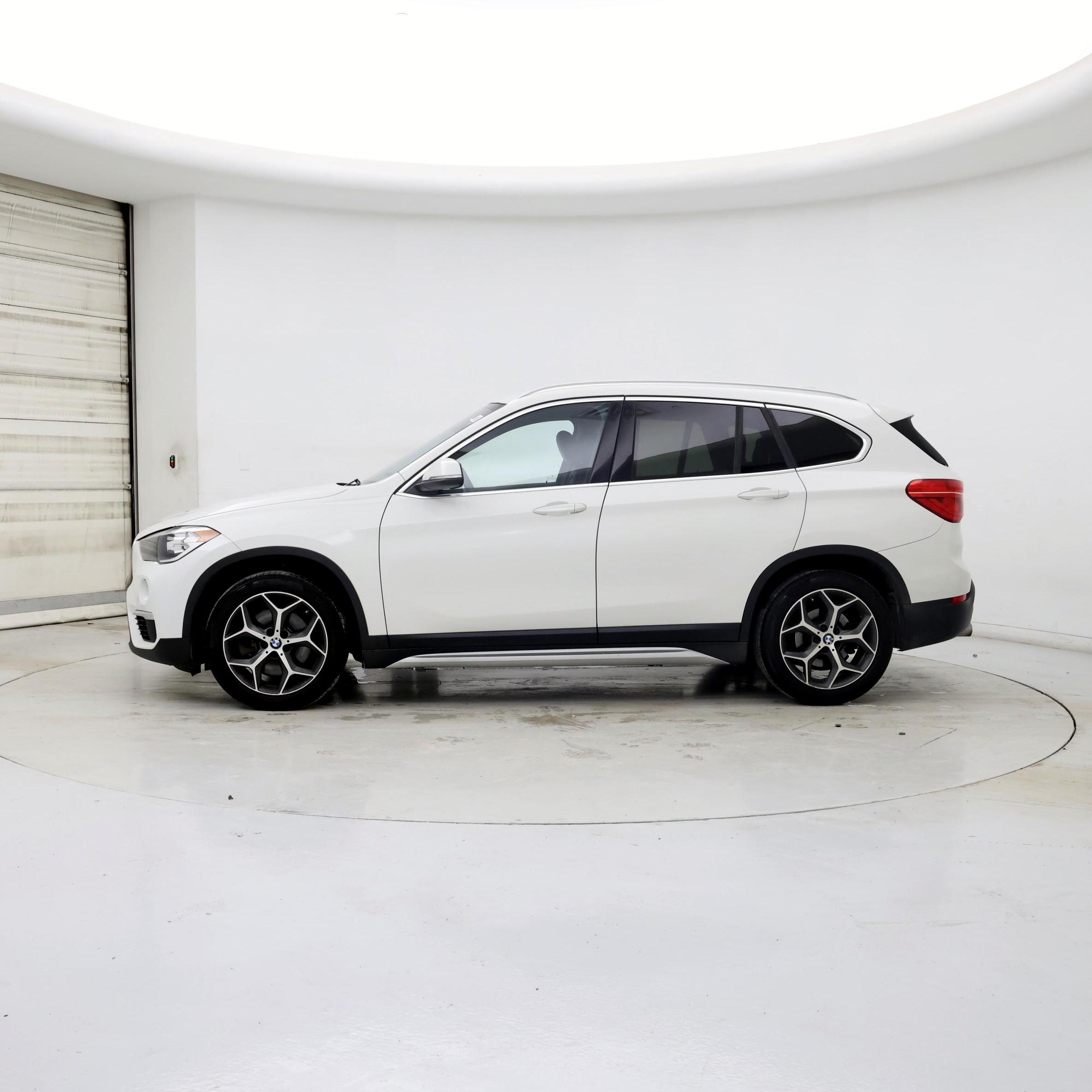 Thumbnail: 2018 BMW X1 - 3