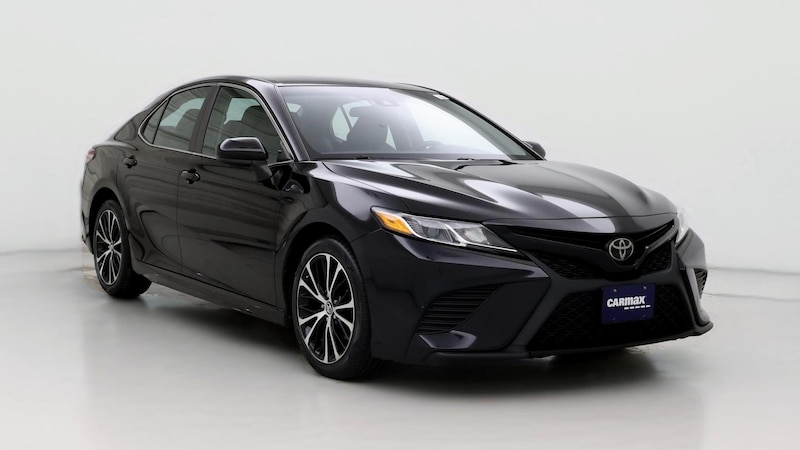 2018 Toyota Camry SE Hero Image