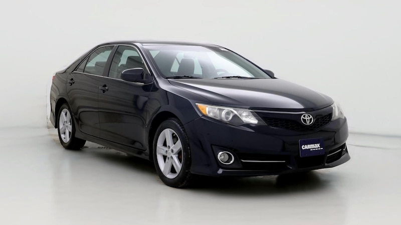 2014 Toyota Camry SE Hero Image