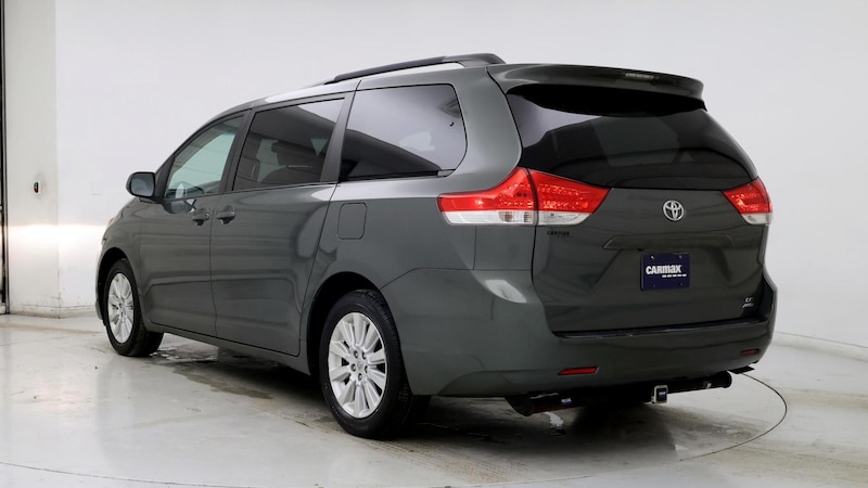 2014 Toyota Sienna LE 2