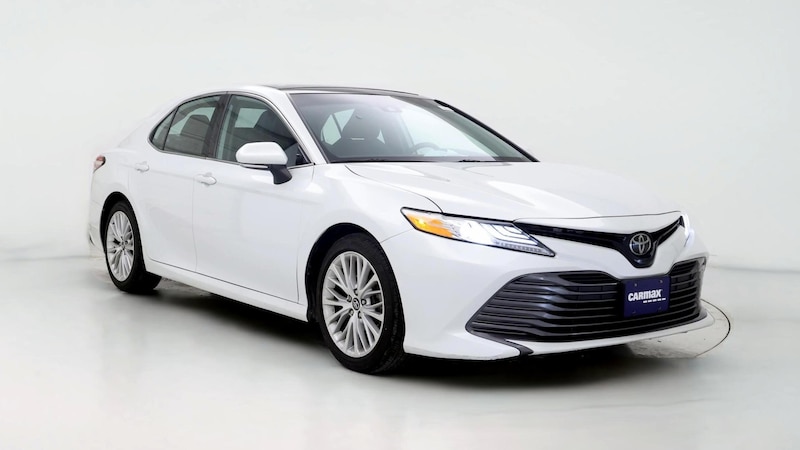 2020 Toyota Camry XLE Hero Image