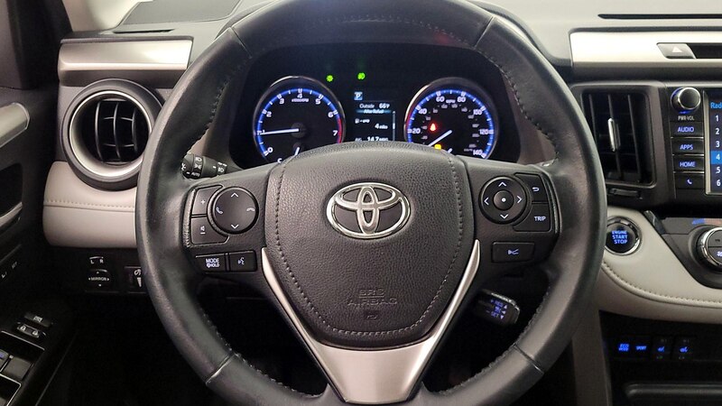 2016 Toyota RAV4 Limited 10