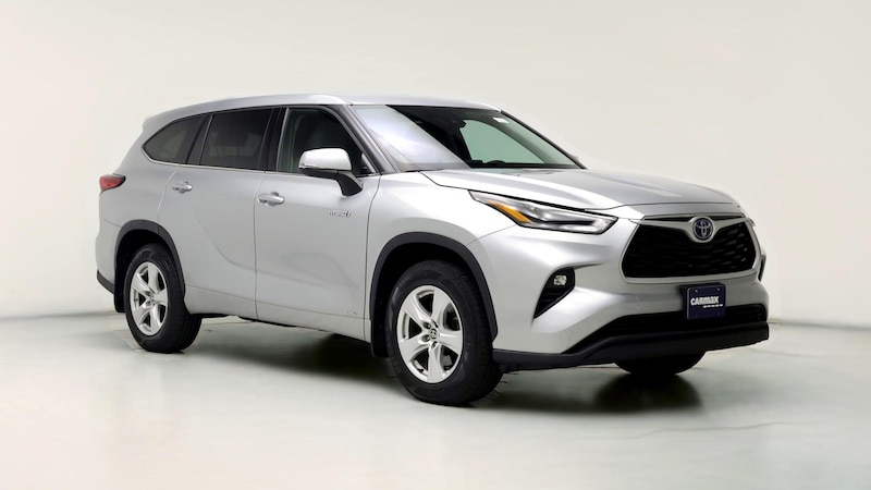 2021 Toyota Highlander LE Hero Image