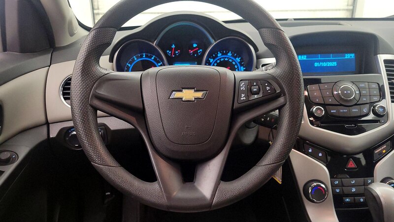 2014 Chevrolet Cruze LS 10