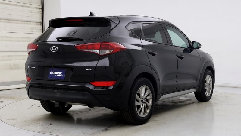 2017 Hyundai Tucson SE Plus 8