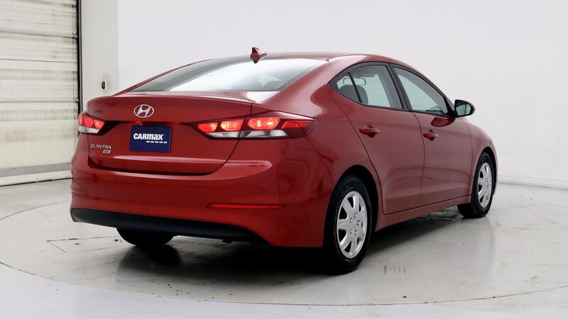 2017 Hyundai Elantra SE 8