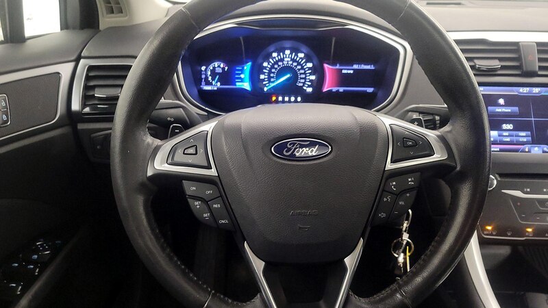 2013 Ford Fusion SE 10