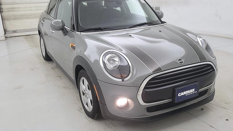 2019 MINI Cooper Hardtop  Hero Image